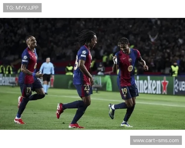 拉菲尼亚在诺坎普的精彩首秀展现出强大竞争力，粉丝们反响热烈