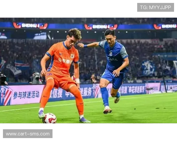 《足球新星全纪录：揭示未来巨星的成长之路》分析足球新星的成长趋势与表现潜力