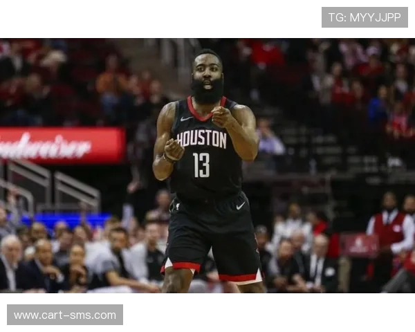 布克三分效率高于哈登，关键时刻持续拉开太阳得分空间